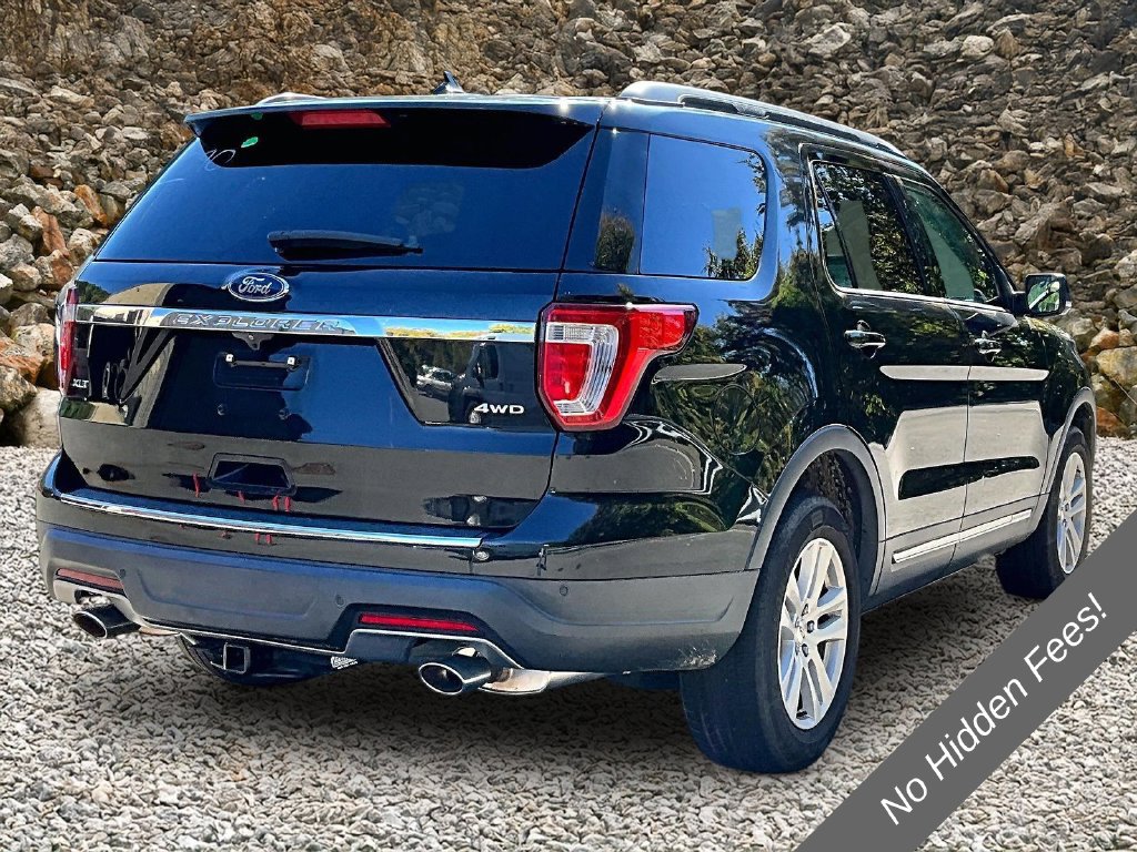 Used 2018 Ford Explorer XLT w/ Equipment Group 202A AWD/4WD image 2