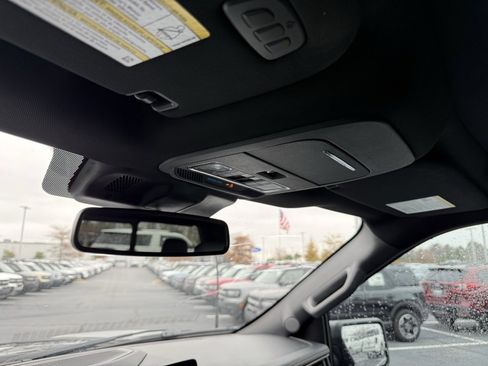 Certified 2022 Ford F150 Lightning Lariat w/ Equipment Group 511A High image 21