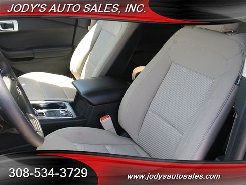 Used 2020 Ford Explorer 4WD w/ Class III Trailer Tow Package image 22