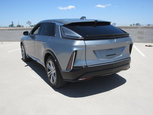 Used 2024 Cadillac Lyriq Tech RWD image 6