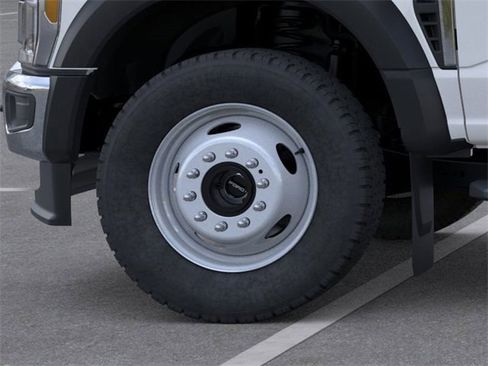 New 2025 Ford F450 XL w/ XL Chrome Package image 19