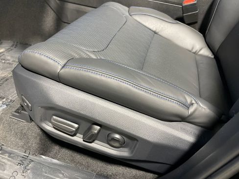 New 2025 Toyota Tundra Platinum AWD/4WD image 18