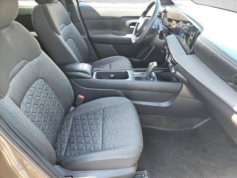 Certified 2025 Nissan Kicks SV FWD image 24