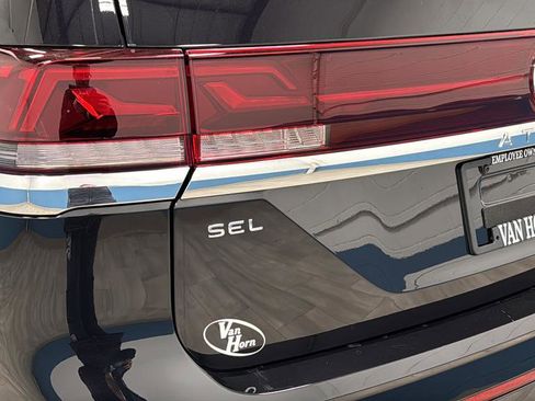 Used 2025 Volkswagen Atlas SEL Premium R-Line image 41