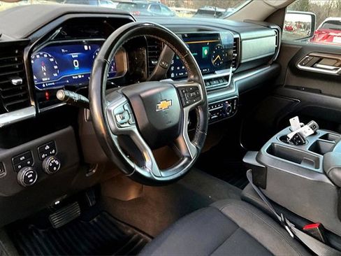 Used 2023 Chevrolet Silverado 1500 LT image 11