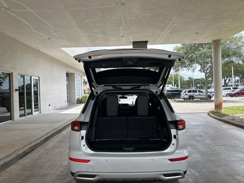 Used 2023 Mitsubishi Outlander SE FWD image 31