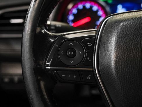 Used 2019 Toyota Camry XSE FWD image 17