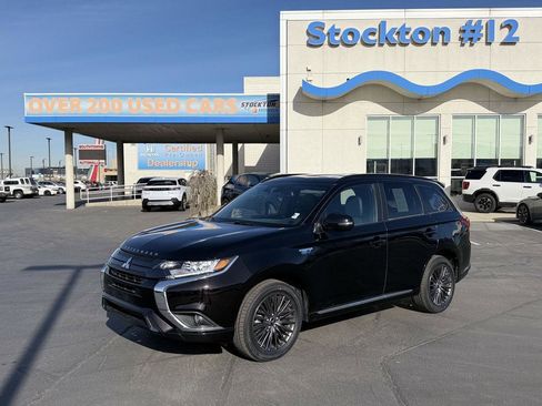 Used 2022 Mitsubishi Outlander LE image 1