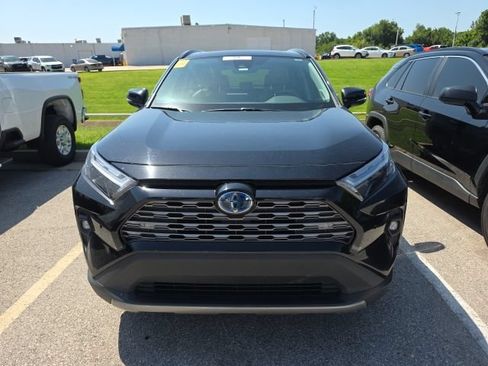 Used 2022 Toyota RAV4 Limited AWD/4WD image 8