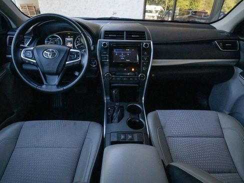 Used 2015 Toyota Camry SE FWD image 19