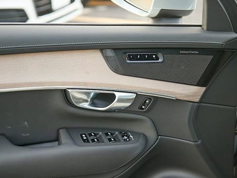 New 2026 Volvo XC90 B6 Plus w/ Protection Package Premier image 10