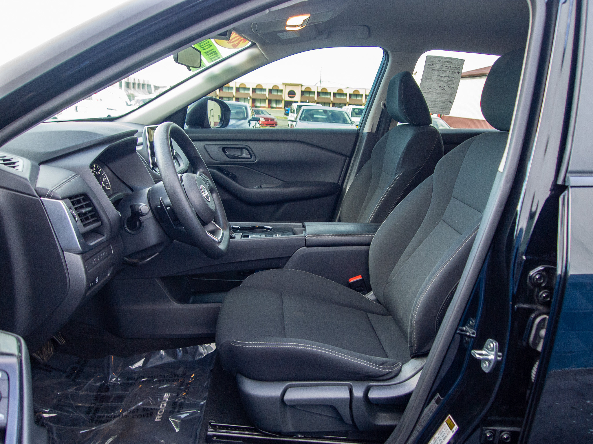 Used 2024 Nissan Rogue S FWD image 13