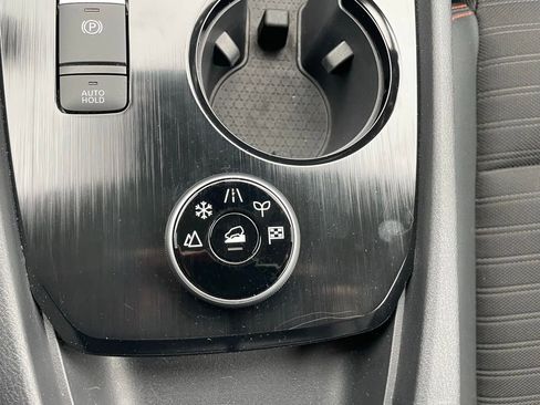 Used 2025 Nissan Rogue SV w/ Rock Creek Premium Package image 38