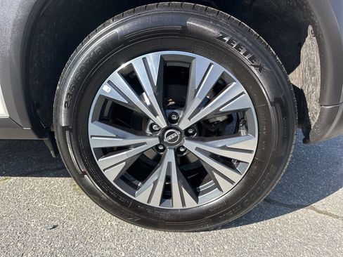 Used 2023 Nissan Rogue SV image 28