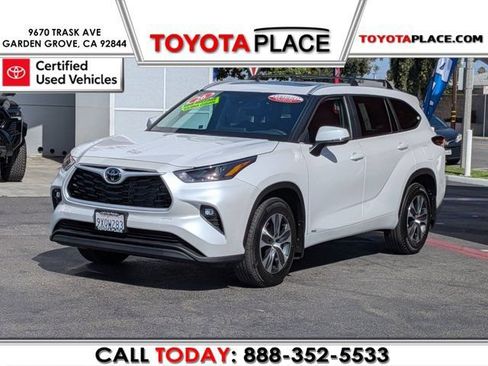 Used 2026 Toyota Highlander XLE AWD/4WD image 1