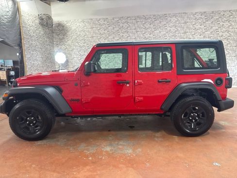 Used 2024 Jeep Wrangler Unlimited Sport AWD/4WD image 4