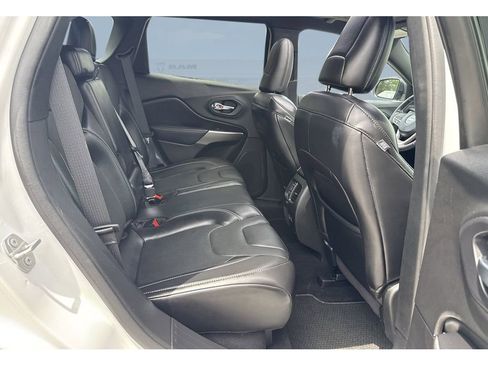 Used 2021 Jeep Cherokee Latitude Lux 80th Anniv w/ Quick Order Package 26U 80TH FWD image 20