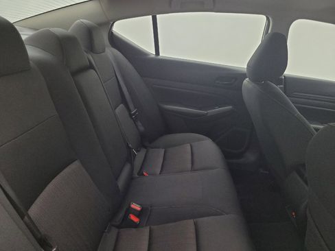 Used 2024 Nissan Altima 2.5 SV image 19