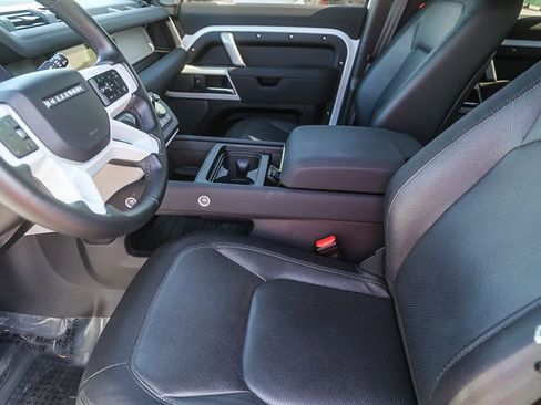 Used 2023 Land Rover Defender 110 X-Dynamic SE image 19