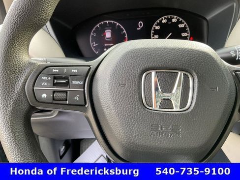 Certified 2026 Honda HR-V LX image 30