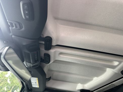 Used 2024 Jeep Wrangler Unlimited Sahara w/ Technology Group AWD/4WD image 36