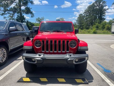 Used 2018 Jeep Wrangler Unlimited Sahara AWD/4WD image 3