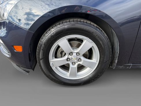 Used 2016 Chevrolet Cruze LT image 9