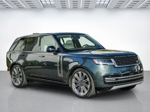 Certified 2025 Land Rover Range Rover SE AWD/4WD image 3