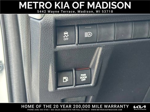 Used 2025 Toyota Sienna XLE AWD/4WD image 14