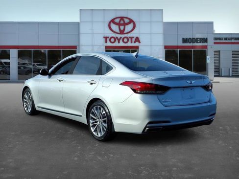Used 2016 Hyundai Genesis 3.8 image 4