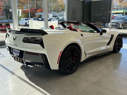 Used 2016 Chevrolet Corvette Z06 w/ 3LZ Preferred Equipment Group image 4