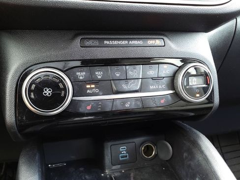 Used 2021 Ford Escape SE w/ Cold Weather Package AWD/4WD image 16
