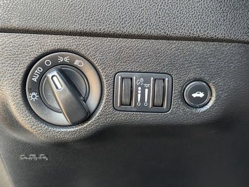 Used 2023 Dodge Charger SXT image 21