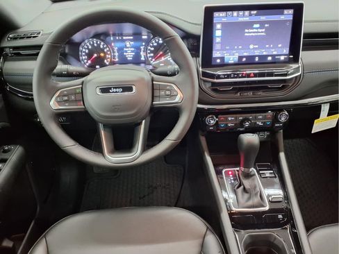 New 2026 Jeep Compass Latitude image 4