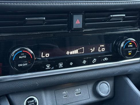 Used 2022 Nissan Rogue SV image 20