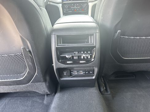 Used 2022 Jeep Grand Cherokee Trailhawk w/ Luxury Tech Group III AWD/4WD image 17