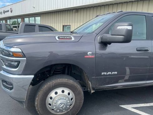 Used 2025 RAM 3500 Big Horn AWD/4WD image 2