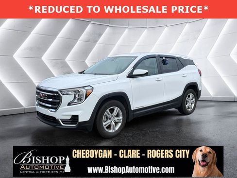 Used 2022 GMC Terrain SLE image 1