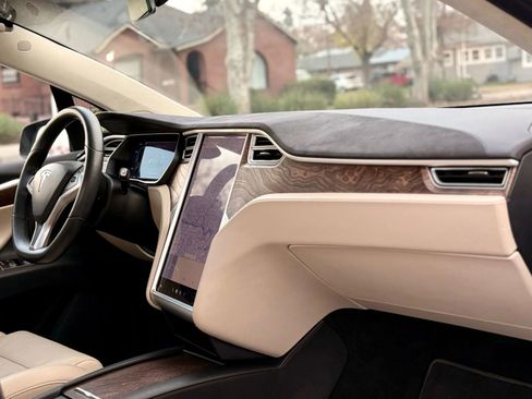 Used 2017 Tesla Model X 100D image 12