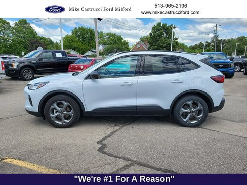 Used 2025 Ford Escape ST-Line FWD image 2