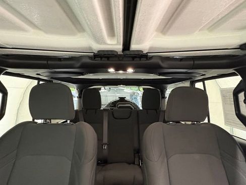 Used 2022 Jeep Wrangler Unlimited Sport AWD/4WD image 35