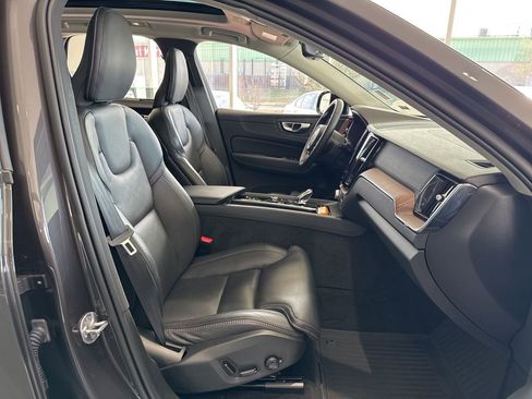 Used 2024 Volvo XC60 B5 Ultimate w/ Protection Package Premier image 50