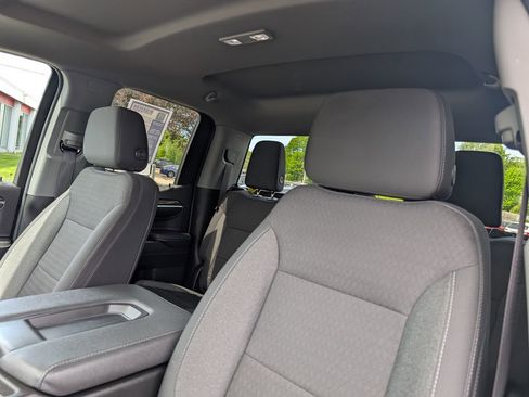Used 2023 Chevrolet Silverado 1500 LT AWD/4WD image 17