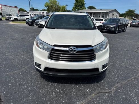 Used 2016 Toyota Highlander XLE FWD image 8