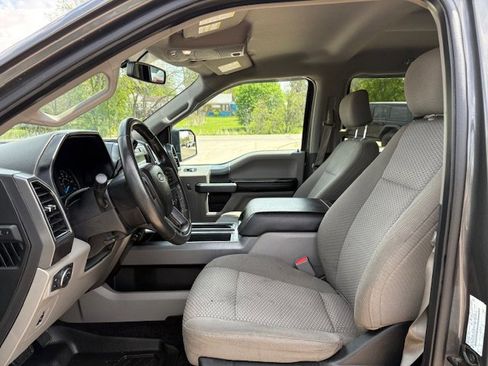 Used 2017 Ford F150 XLT w/ Equipment Group 302A Luxury AWD/4WD image 9