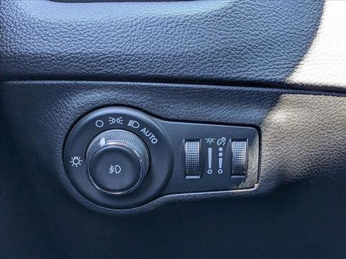 Used 2020 Jeep Compass Trailhawk AWD/4WD image 16