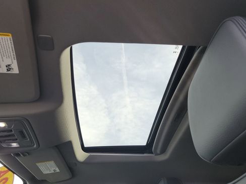 Used 2024 GMC Sierra 1500 Denali w/ Technology Package image 16