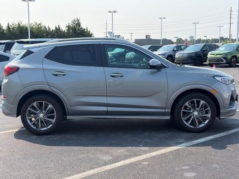 Used 2023 Buick Encore GX Select w/ Sport Touring Package FWD image 3