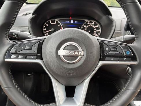 Certified 2025 Nissan Altima 2.5 SV w/ SV Premium Package FWD image 10