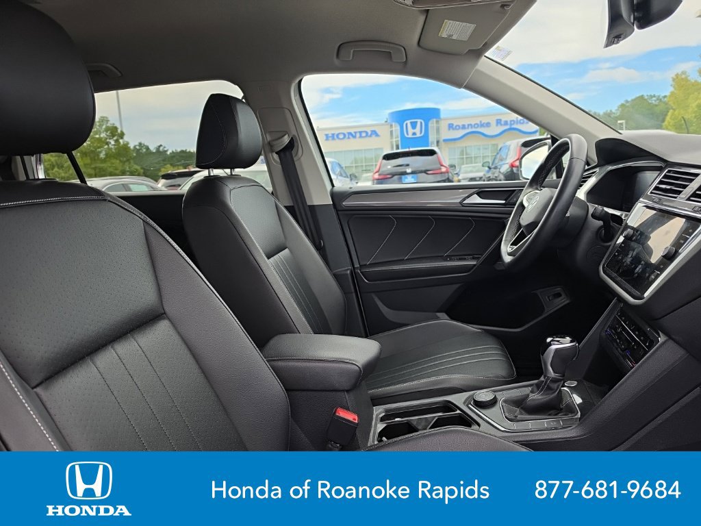 Used 2022 Volkswagen Tiguan SE AWD/4WD image 14